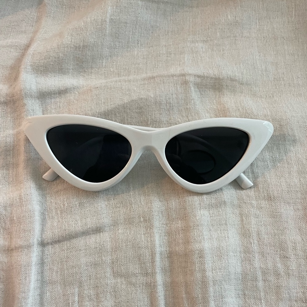 NEW Never been worn white bridal cat eye sunglasses